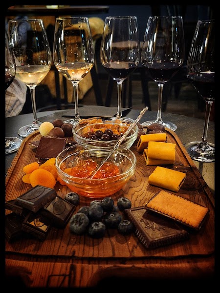 The Milieu Wine Bar photo 4