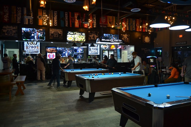 780 Sports Bar & Grill photo 4