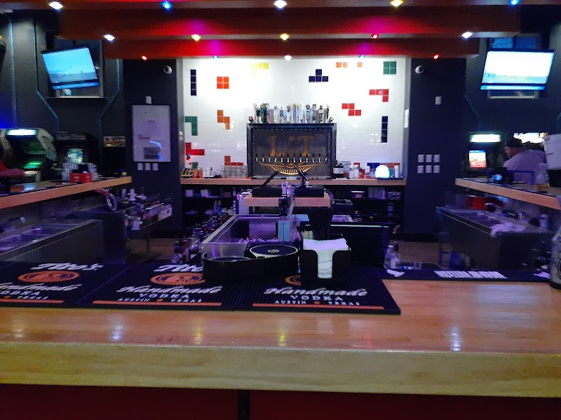 LIT ARCADE BAR photo 4