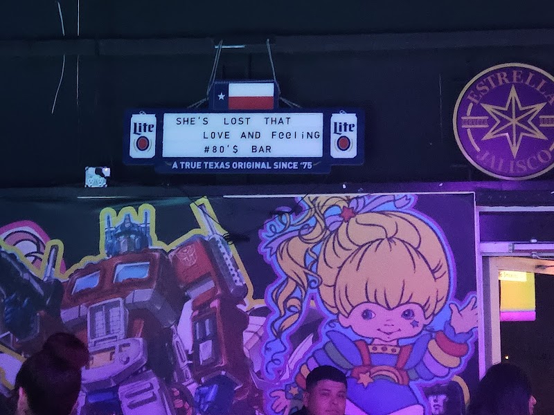 80's Bar and Grill photo 3