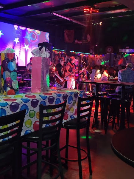 80's Bar and Grill photo 5