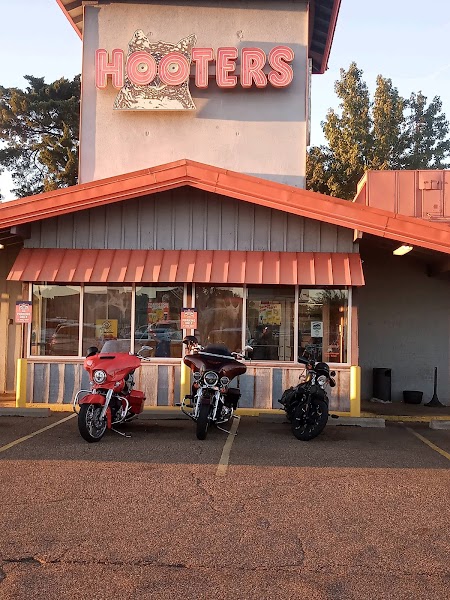 Hooters