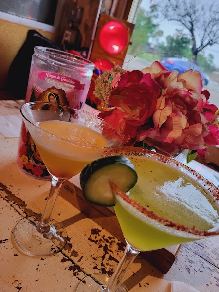 Sir's Martini Lounge photo 3
