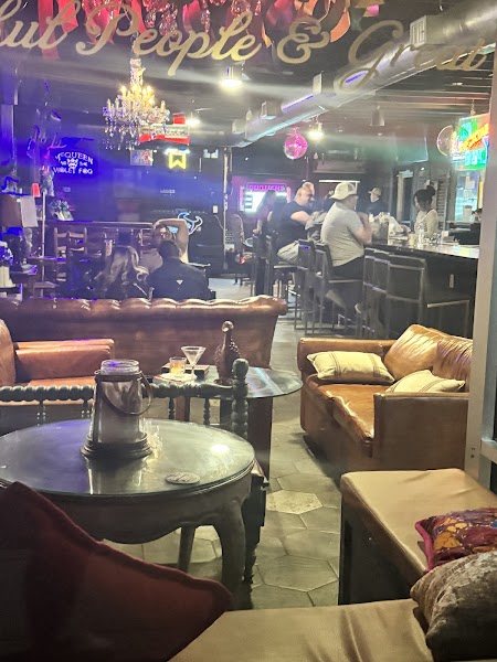 Sir's Martini Lounge photo 4
