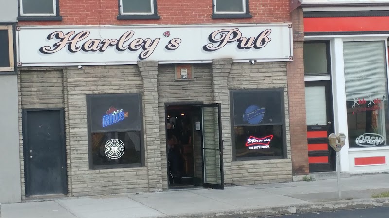Harley's Pub photo 2