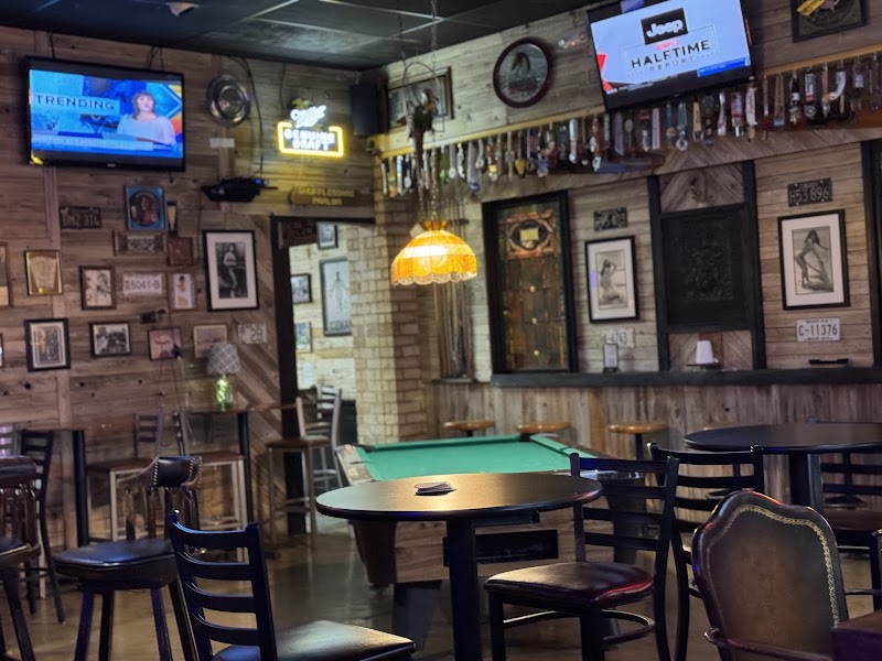 Rookies Too Sports Bar And Grill photo 3