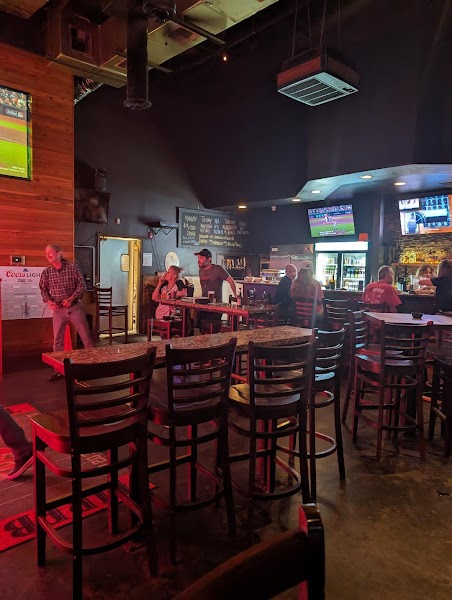 Masones Bar and Grill photo 3