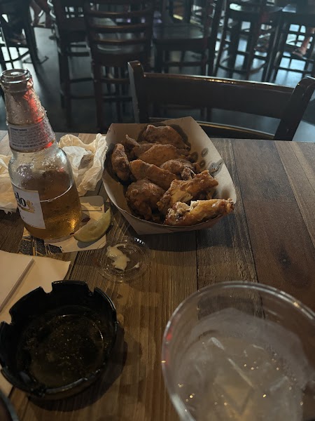 Masones Bar and Grill photo 5