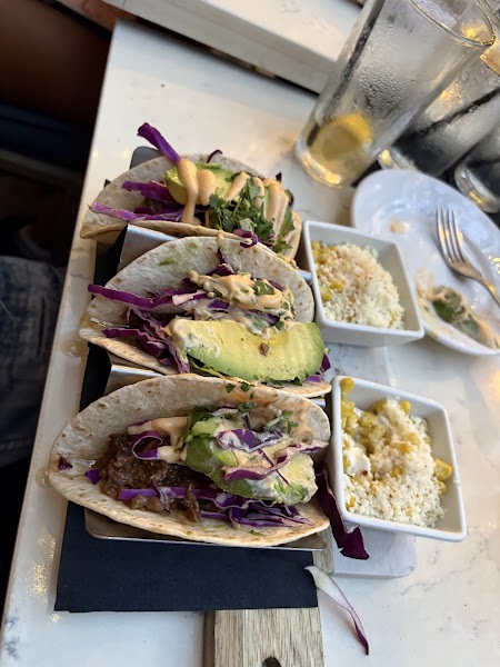 J.Theodore Restaurant & Bar photo 4