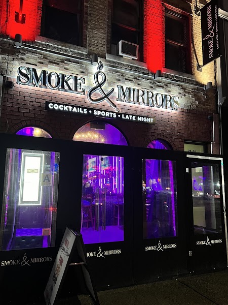 Smoke & Mirrors: Bar & Lounge in Astoria photo 3