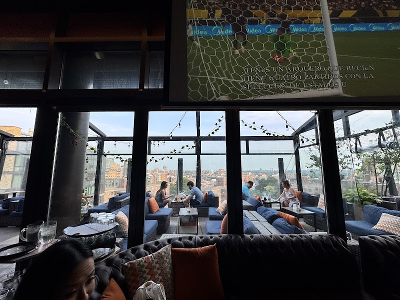 Leaf Bar & Lounge photo 4