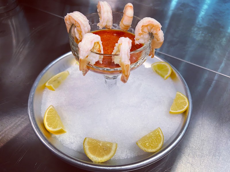 Juicy seafood and bar photo 2