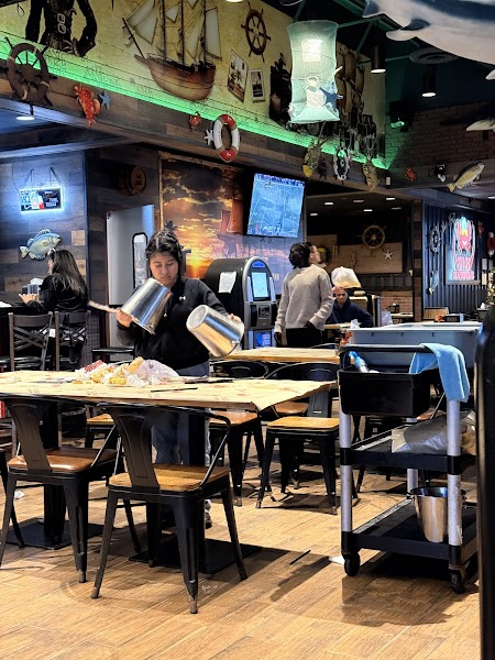 Juicy seafood and bar photo 3