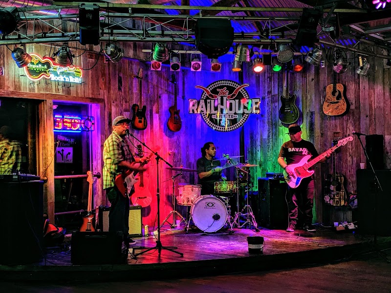 THE RAILHOUSE photo 3