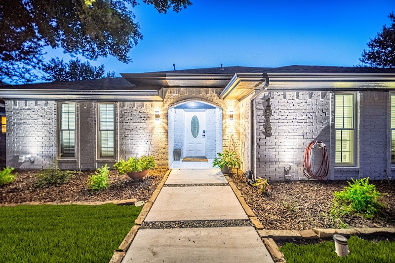 Speakeasy Suite & Poolside Retreat