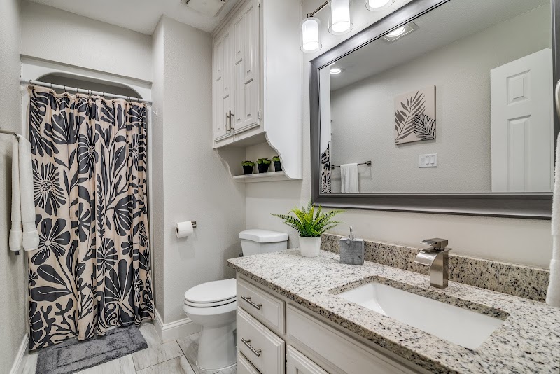 Speakeasy Suite & Poolside Retreat photo 4
