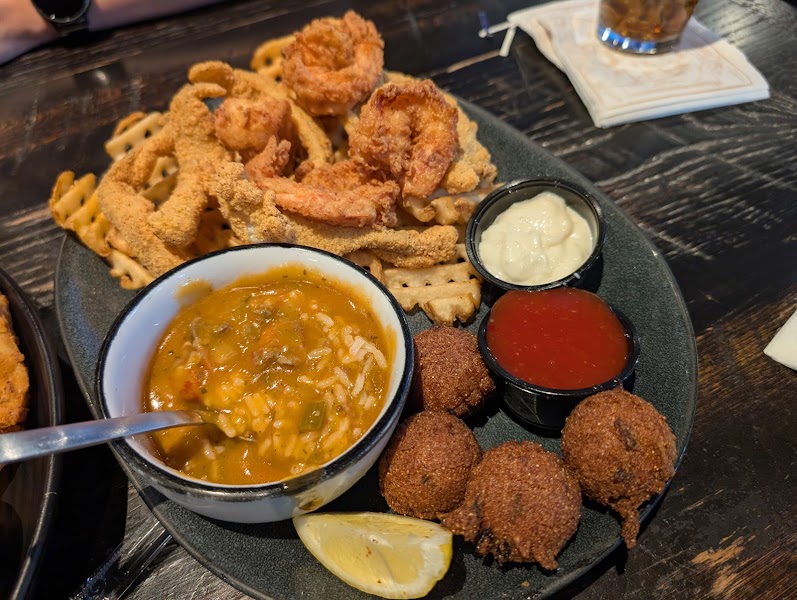 Walk-On's Sports Bistreaux - Baytown Restaurant photo 4