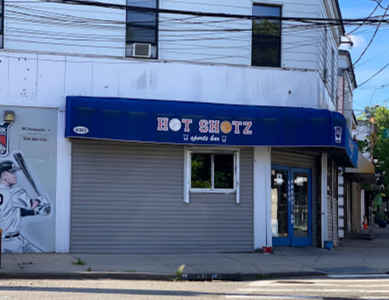 Hot Shotz Sports Bar photo 4