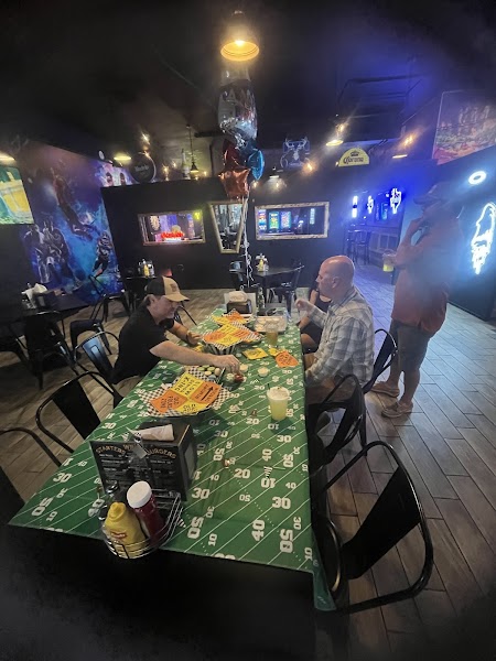 Divines Sports Bar photo 3