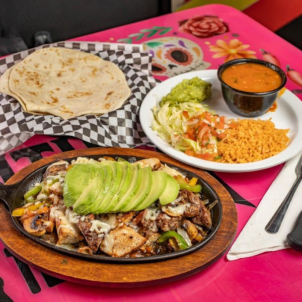 La Cantina Tacos & Tequila photo 4