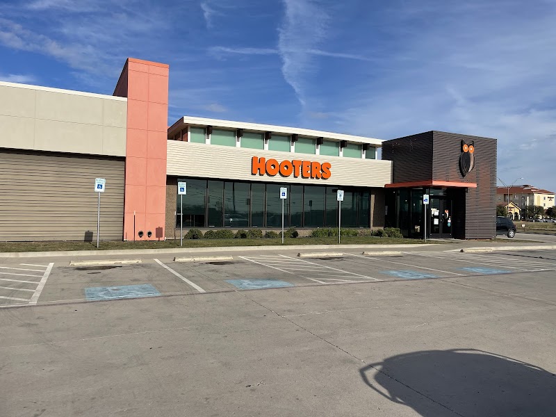 Hooters