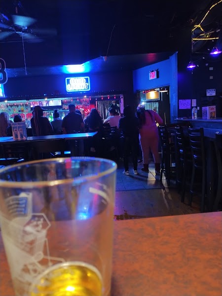 G&B BILLIARDS & SPORTS BAR photo 4