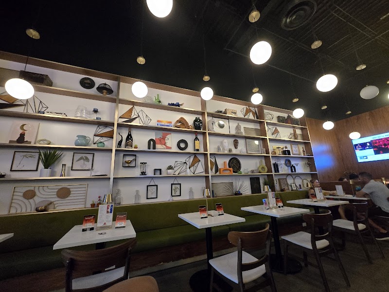 Locals Lounge photo 4