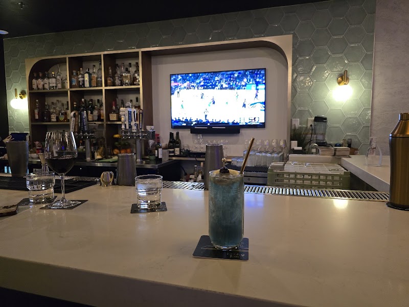 Locals Lounge photo 5