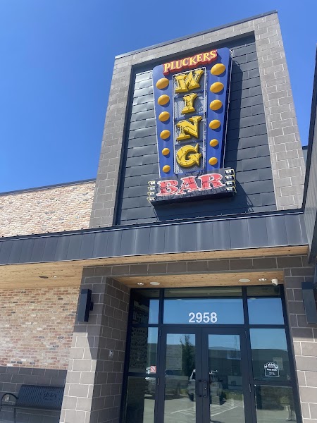Pluckers Wing Bar