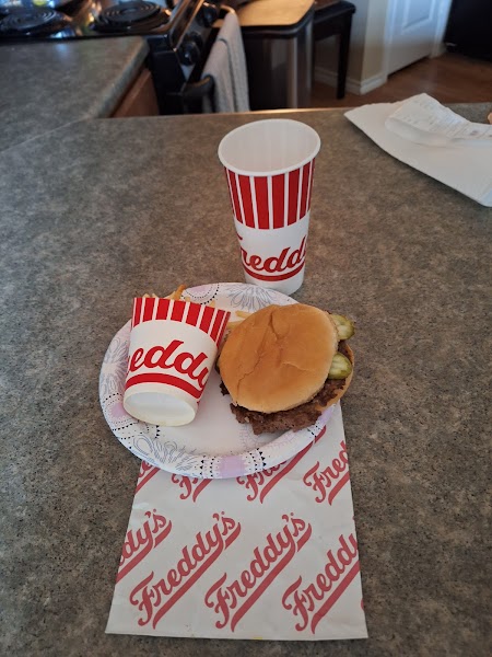Freddy's Frozen Custard & Steakburgers photo 3