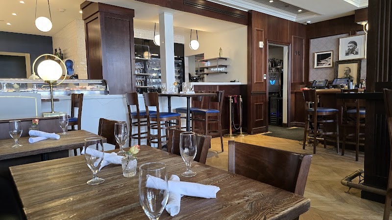 Morrissey's Lounge & Bistro photo 3