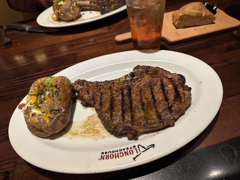 LongHorn Steakhouse photo 3