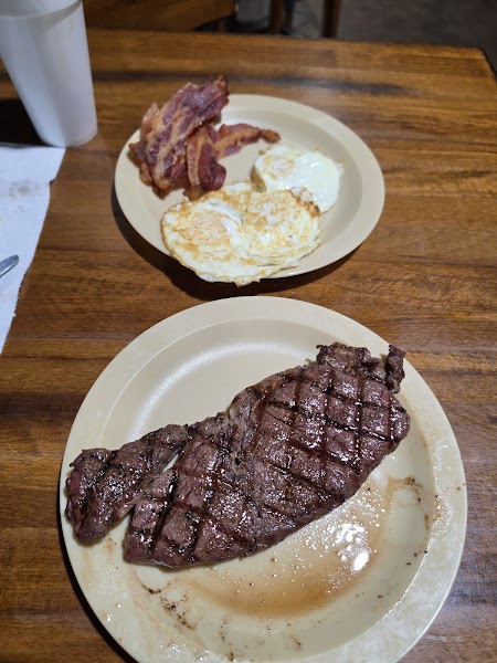 The Rusty Bucket BBQ and Tavern photo 3