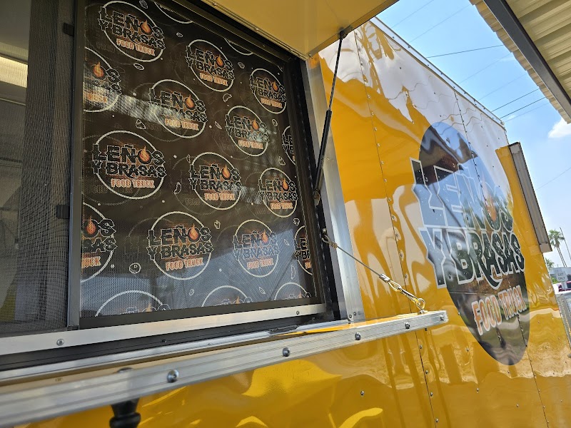 Lenos Y Brasas Food Truck