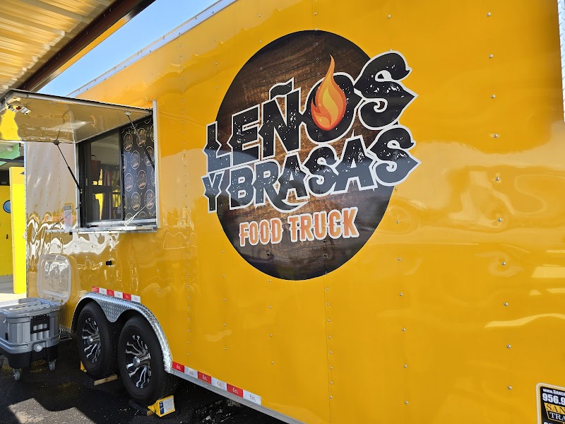 Lenos Y Brasas Food Truck photo 4