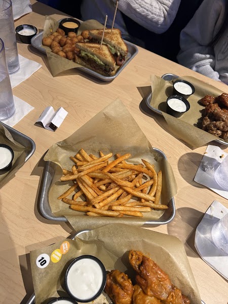 Buffalo Wild Wings photo 4