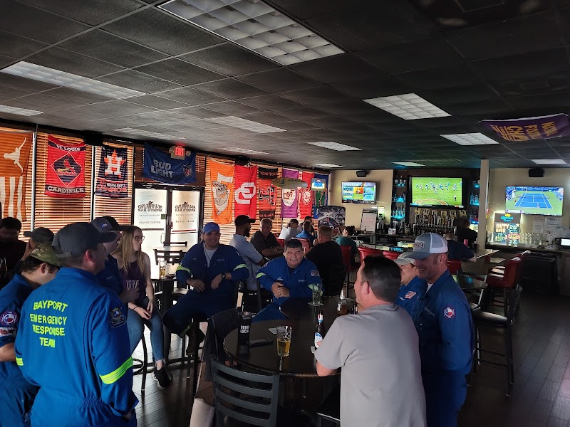 Man Kind Sports Bar photo 4