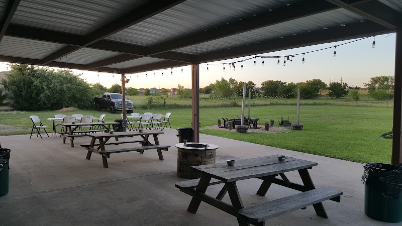Outlaws Saloon