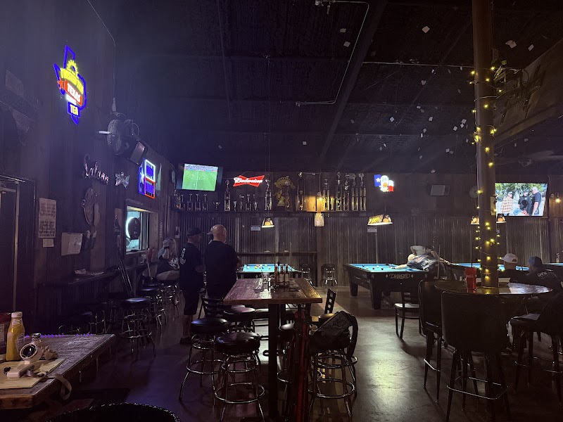 Outlaws Saloon photo 3