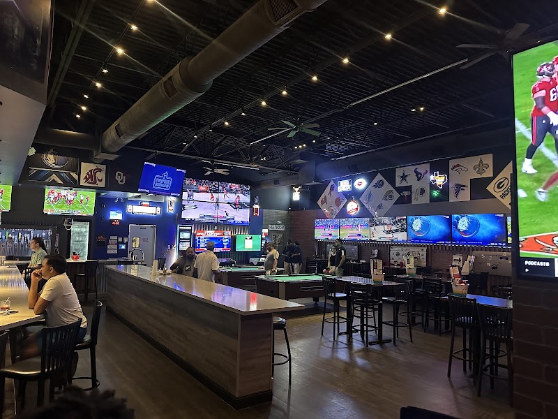 Tailgaters Frisco - Best Sports Bar, Game bar & Grill 380 photo 3