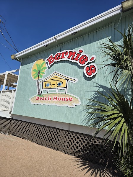 Bernie's Beach House photo 3