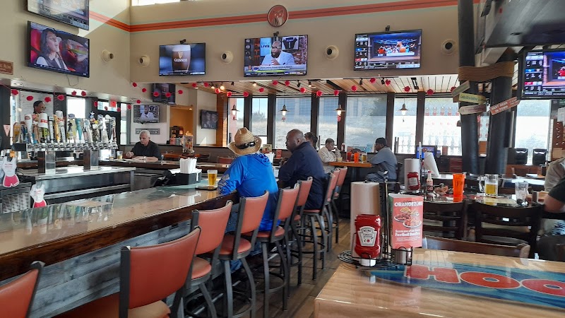 Hooters photo 4