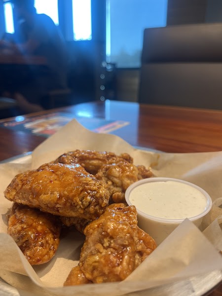 Hooters photo 5