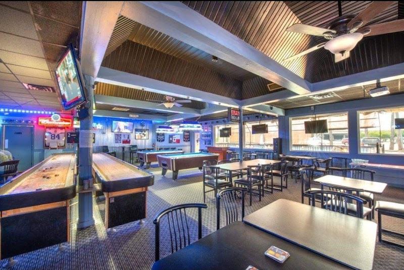 Canucks Bar and Grill photo 4