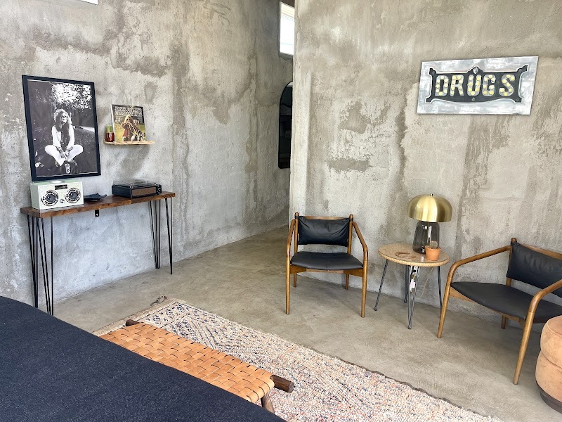 BOHEMIO Marfa | Bespoke Lodging & Paddle Club photo 5