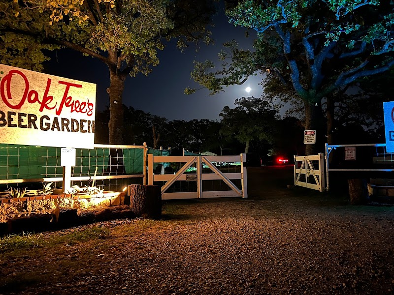 Oak Tree's Beer Garden photo 3