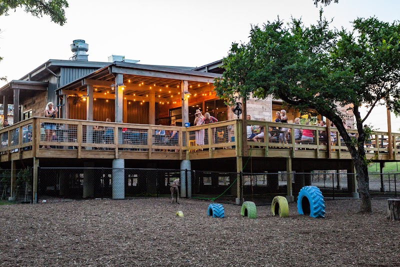 GRRROWLER'S Tap Room & Beer Garden photo 4