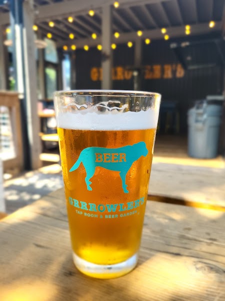 GRRROWLER'S Tap Room & Beer Garden photo 5