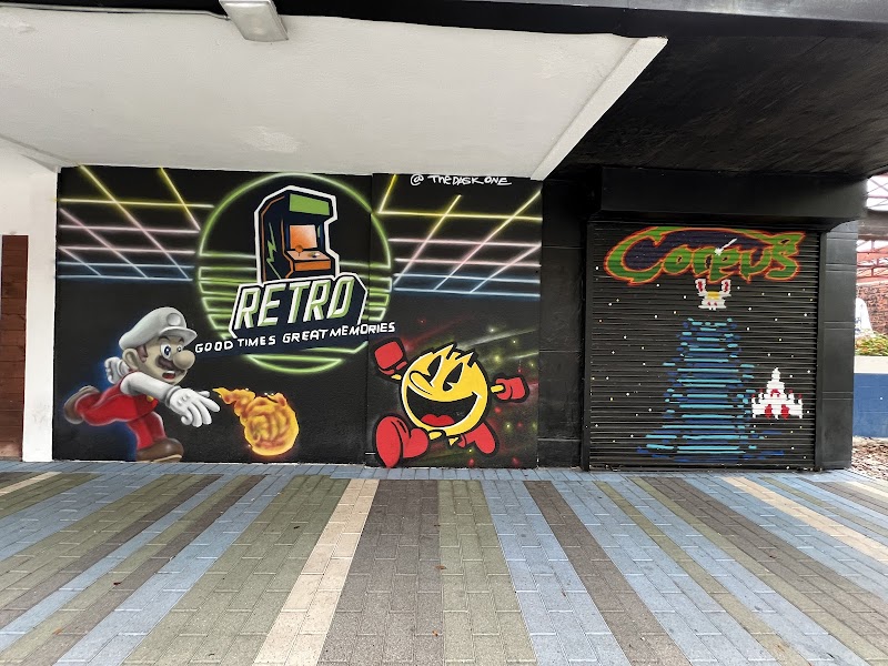 RETRO - Restaurant, Sports Bar, Arcade, & Rooftop Patio