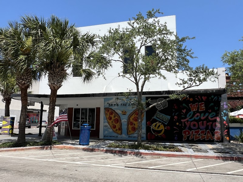 RETRO - Restaurant, Sports Bar, Arcade, & Rooftop Patio photo 3